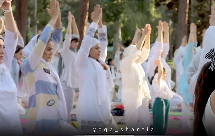 روز جهانی یوگا در کرج - شنتیا آکادمی